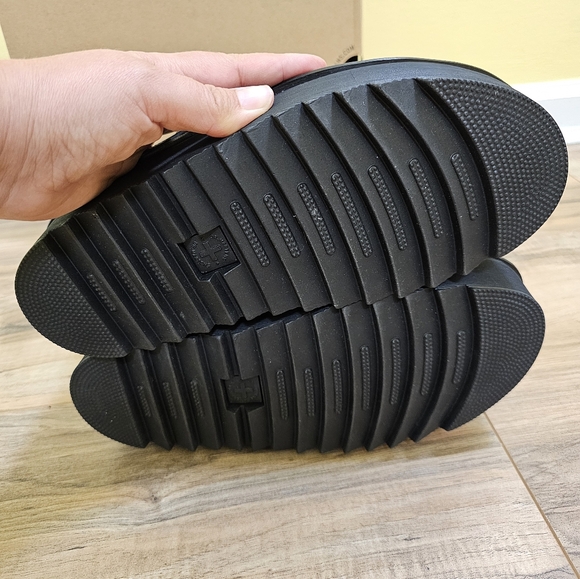 Dr. Martens VOSS WOMEN'S LEATHER STRAP PLATFORM SANDALS, size US 10 - Picture 7 of 11